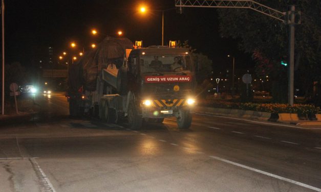 Suriye sınırına tank ile fırtına obüs sevkiyatı yapıldı