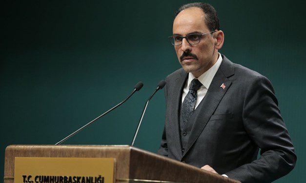 İbrahim Kalın: Okullar pazartesiden itibaren tatil (Okullara Corona virüs tatili)